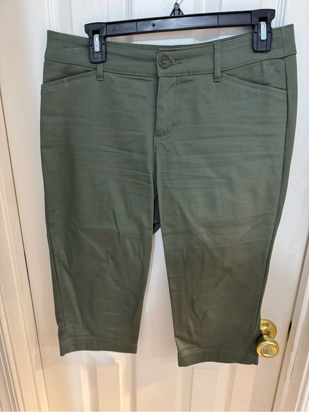 St. John's Bay Olive Green Capri Pants